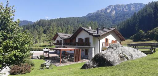 Albergo Chalet Abete Rosso - Housity