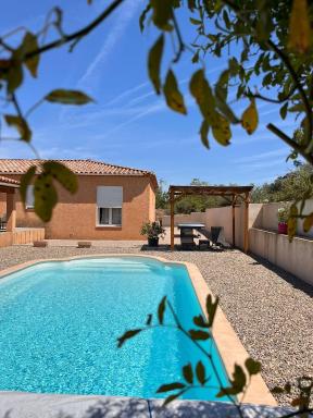 Chambres d'hôtes, B&B climatisées LA BORRELLIENNE - Housity