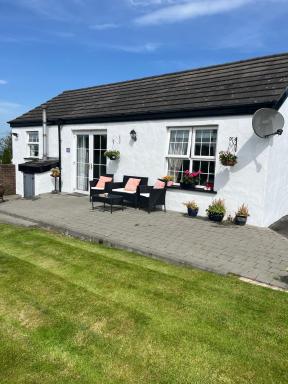 Gateway to The Glens - Housity