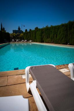 Logis Hotel Les Vignes Blanches - Housity