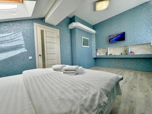 ApartPoltava Ексклюзивна МАНСАРДА з виходом на дах, НОВОБУДОВА, LED ДЗЕРКАЛО Корпусний парк - Housity
