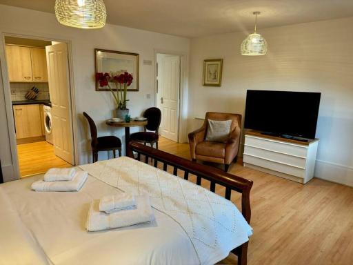 Central Studio 5 by MaisonPro - Housity