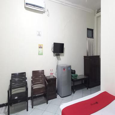 RedDoorz Syariah at Hotel Pandan Wangi near Alun Alun Sidoarjo - Housity