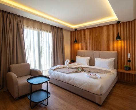 Unico Hotel Maarif - Housity