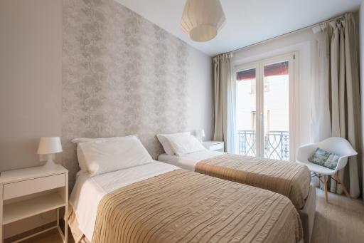 Bologna House Due Torri Apartment - Housity