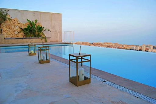 New, spacious villa with amazing views - Housity