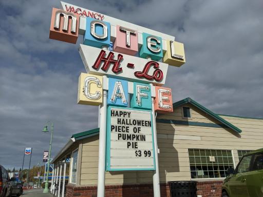 Hi-Lo Motel, Cafe and RV Park Mount Shasta Area - Housity