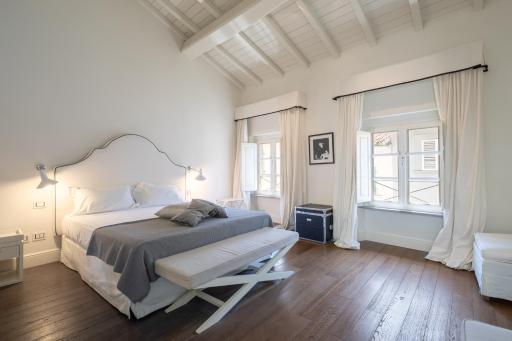 Hall Suites - Housity