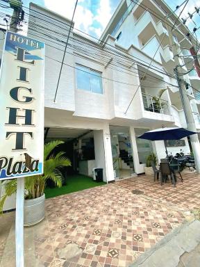 HOTEL LIGHT PLAZA - Housity