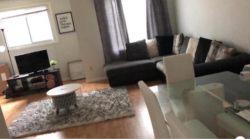 Perfect location walking distance to everywhere - Housity