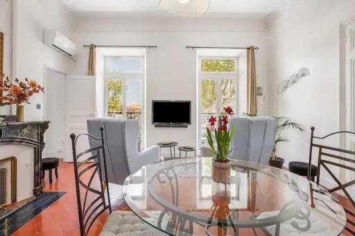 Appartement avec balcon, bord du canal, Wifi. - Housity