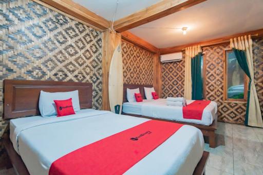 RedDoorz near Pantai Karang Hawu Pelabuhan Ratu - Housity
