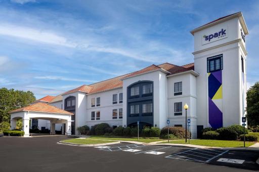 Spark by Hilton Savannah Airport - Housity
