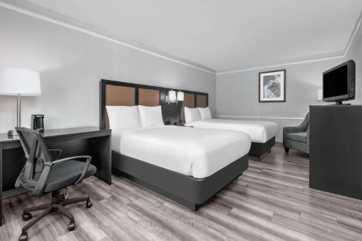 Baymont by Wyndham Austin University Area - Housity