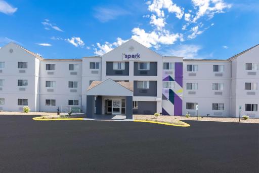 Spark by Hilton Springfield Southwest - Housity