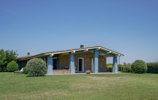 Gorgeous Home In Montalto Di Castro - Housity