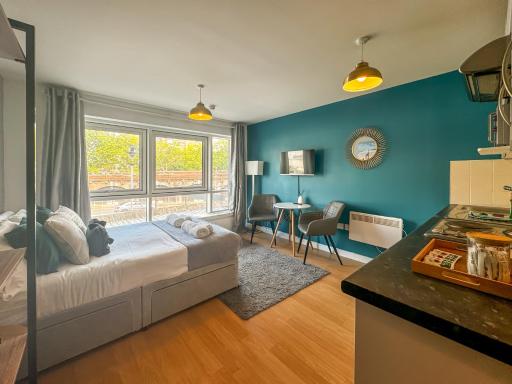 Stylish City Studio, in Gunwharf! - Housity