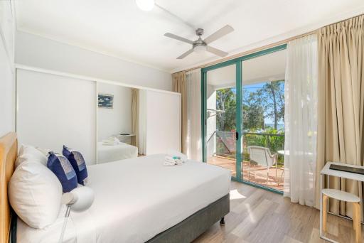 Beachfront Shelly Bay Resort - Housity