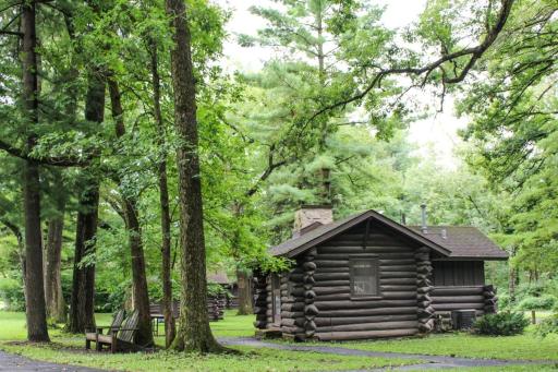 White Pines Lodge - Housity