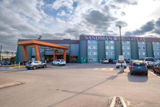Sandman Signature Lethbridge Lodge - Housity