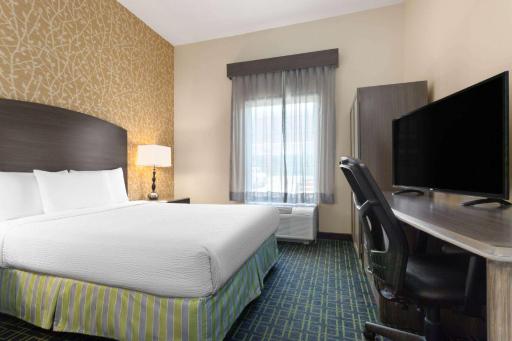 Wyndham Garden Monterrey Aeropuerto - Housity