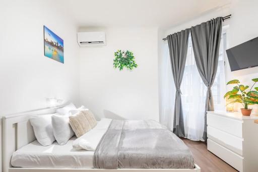 Central - NEW - Quiet and Comfy Studio - Housity