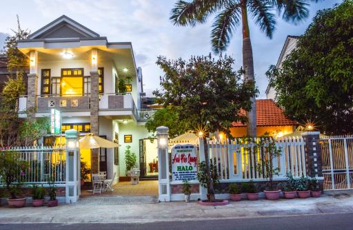 HaLo HomeStay - Housity