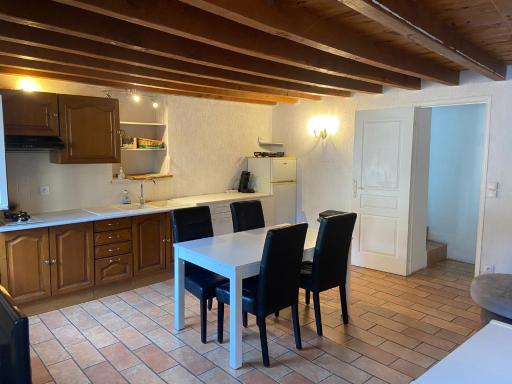 Maison au calme a l'orée du bois. Accès A13-A14 - Housity
