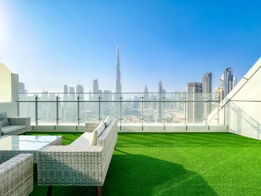 Panoramic Burj Khalifa View Luxury 1BR Penthouse - Housity