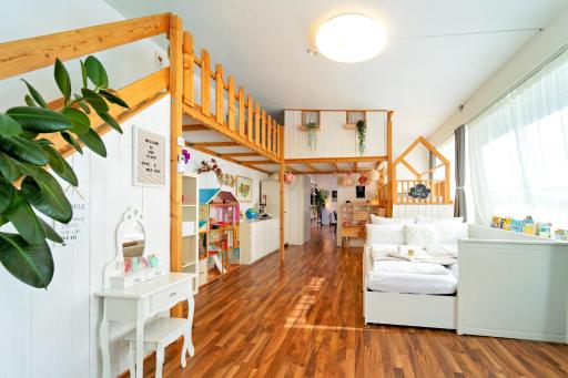 Loft House 170qm, Central, Own Garden, Parking lot - Housity