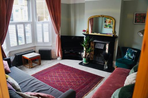 Picton House: Charming 3 bed property in quiet location - Hizvo
