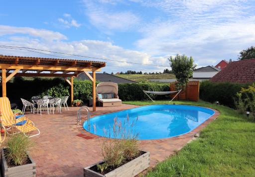 Ferienhaus zum Glück, mit Pool und Kamin - Housity