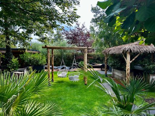 Casa aan de Plas, B&B met sauna en hottub of jacuzzi - Housity
