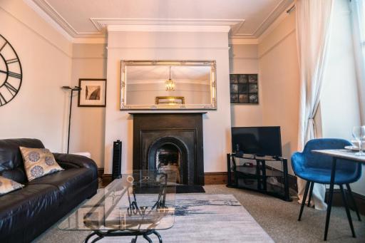 SUMMIT Apartment - Cozy Aberdeen West End Flat Prime Location - Perfect for Short or Long stay - 1 bedroom - Housity