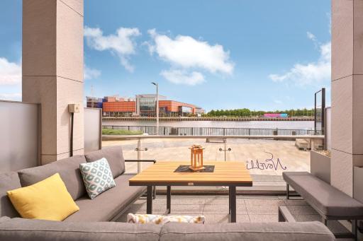 AC Hotel by Marriott Belfast - Housity