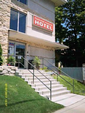 National Avenue Hotel - Housity