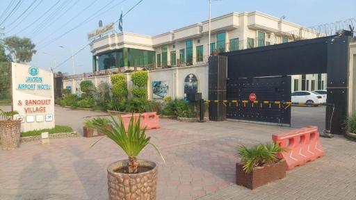 Javson Airport Hotel - Housity