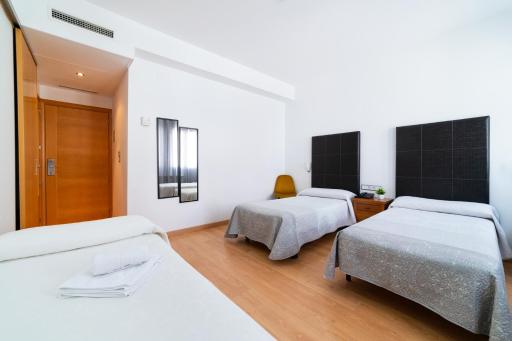 Hotel Puerta de Cazorla - Housity