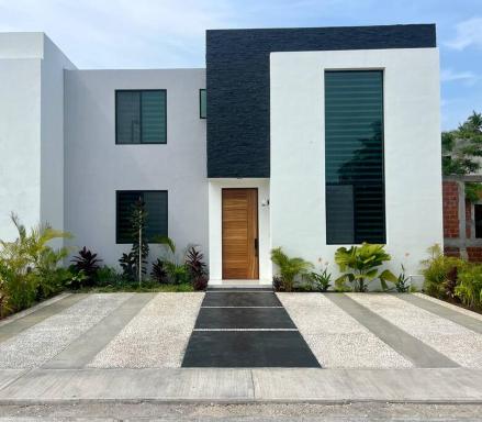 Ejecutiva Frac privado Nueva alberca 50MB Factura - Housity