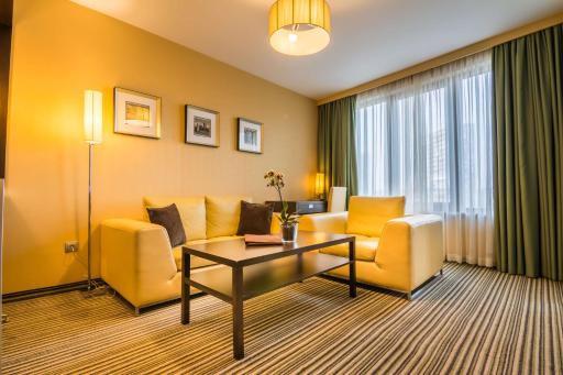 Best Western Plus Olives City Hotel - Free Parking - Housity