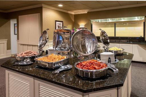 Amish View Inn & Suites - Housity