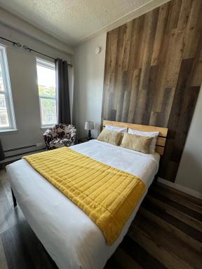 Commercial Hotel - Housity