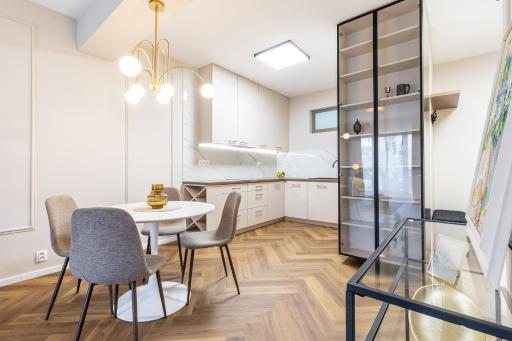 AH Luxury Designer Aparment Bastova - Housity