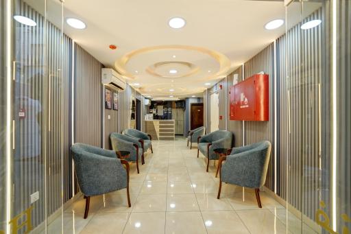 Down Town Hotel - Housity