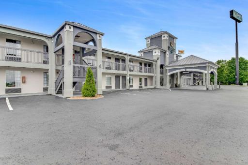 Quality Inn - White House - Housity