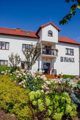 Biały Gościniec - Housity