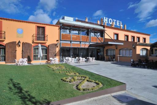 Hotel Restaurant Sol i Vi - Housity