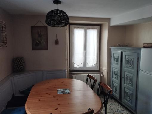 Maison de village dans une rue calme - Housity
