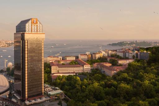 The Ritz-Carlton, Istanbul at the Bosphorus - Housity