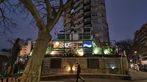 Loft casa dos pisos con garage pocitos playa 4 personas - Housity